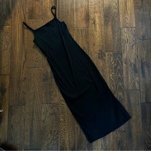 Black ribbed midi dress with slit